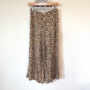 American Eagle • Wide Leg Floral Patterned Pants